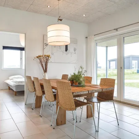 بيت للعطل 4 Bedroom Cozy In Løkken